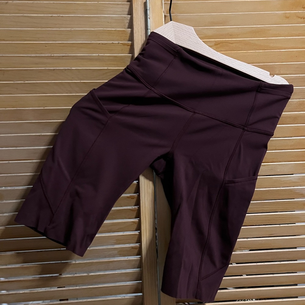 Lulu lemon Burgundy shorts size 4
